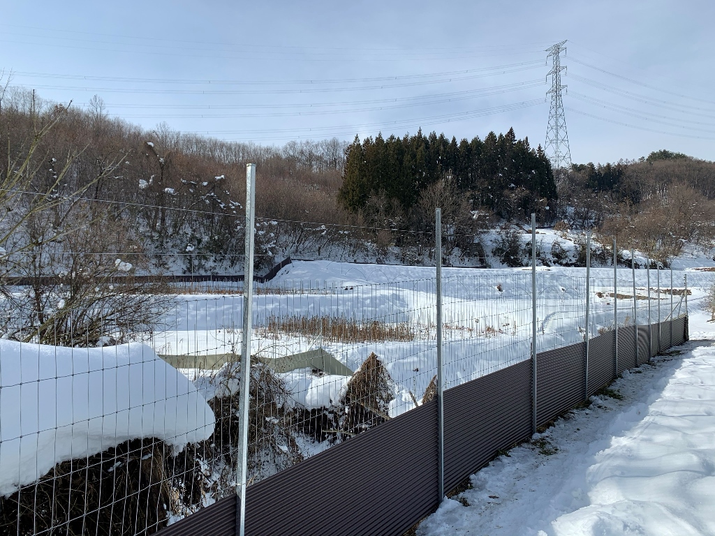 トタン併用フェンス　積雪